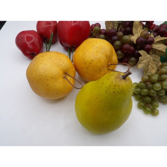 Artificial Fruit Apples Pears Grapes Plastic Rubber 8 Pieces Unbranded - Picture 3 of 16